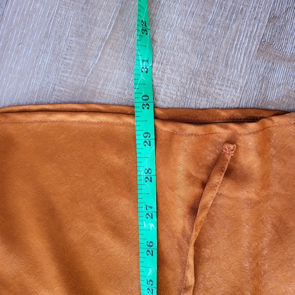 Urban Outfitters Cut-Out Waist Satin Midi Skirt Size Large - Picture 5 of 6